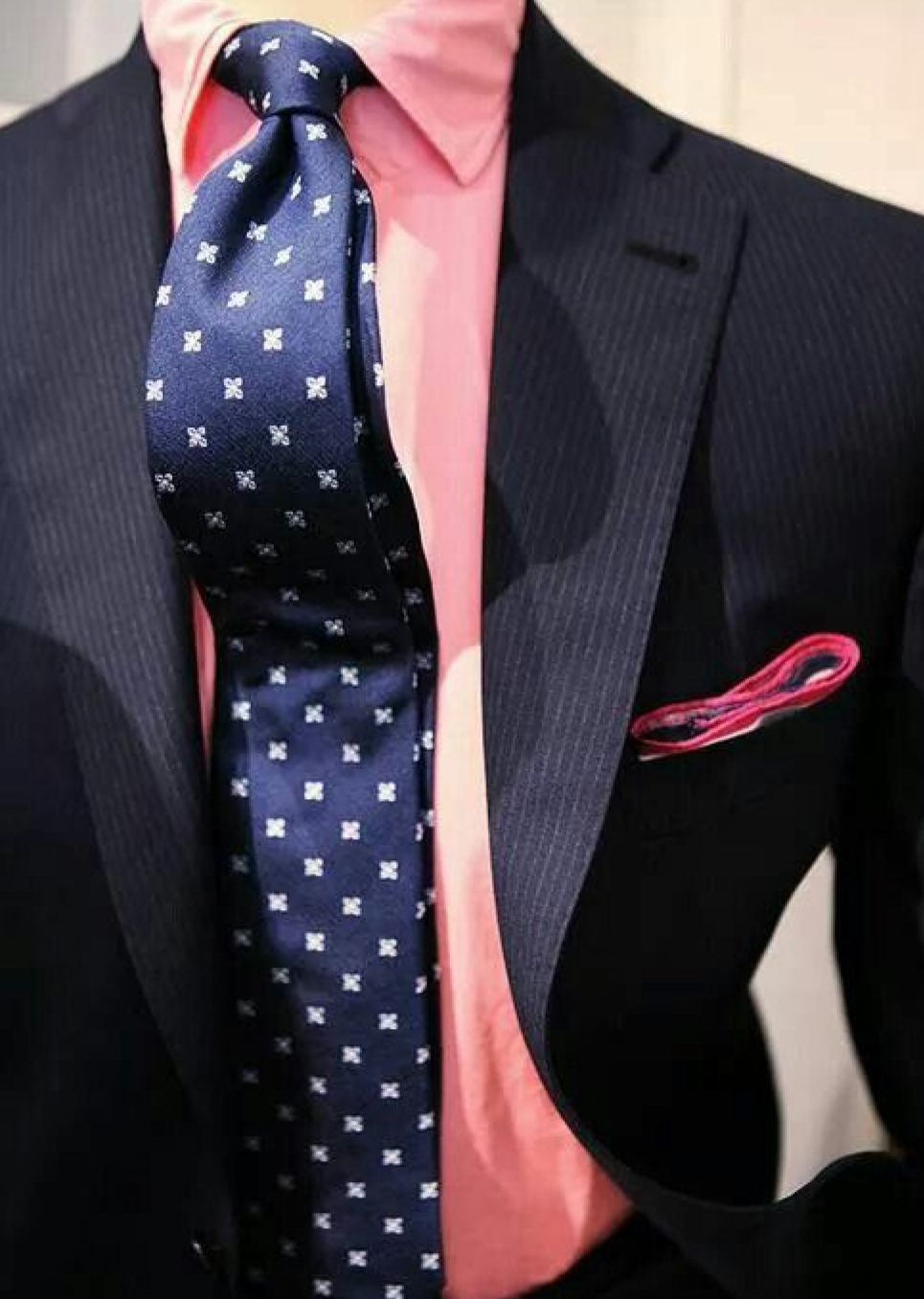 Цвет рубашки галстука костюма