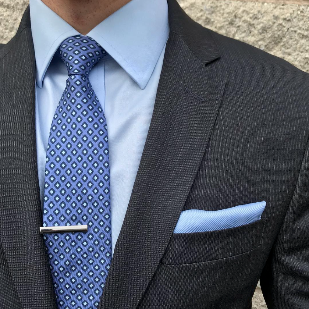 Как подобрать галстук к костюму с рубашкой
